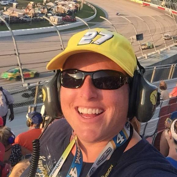 Meet your Posher, Dawn - Picture 2 of 4